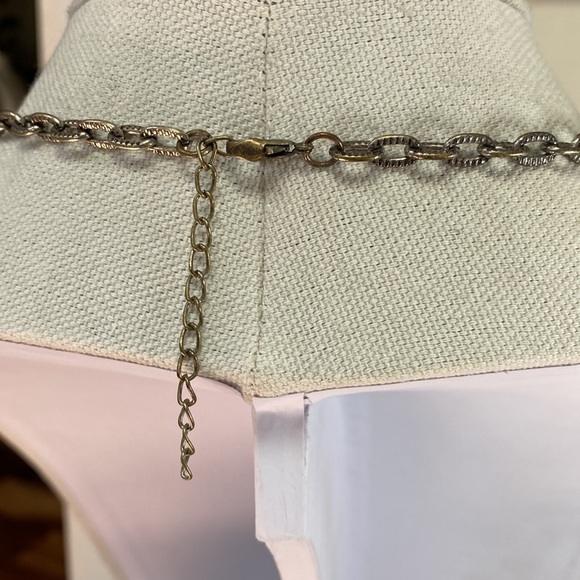 Drippy clustered teardrop faceted bead blue tones necklace - Picture 5 of 5